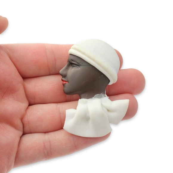 Vintage Black Woman Brooch Pin Plastic Lady Wearing White Hat Face Profile - Picture 2 of 4